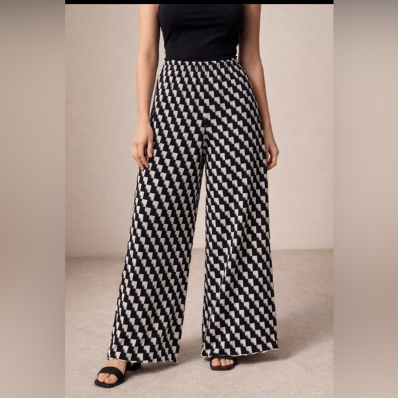 Lucca Couture Pants - Lucca Couture White/Black Geometric Wide-leg Palazzo Pants Women's Small